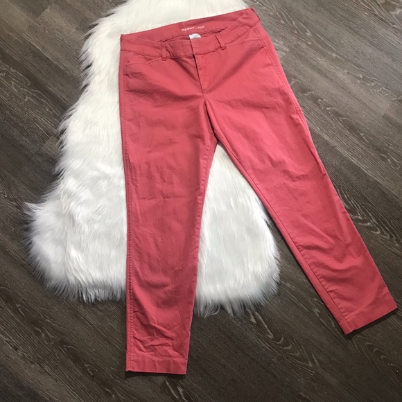 Old Navy Pants - 🍒 Old Navy Pixie pants size 6 Coral - Peachy Pink